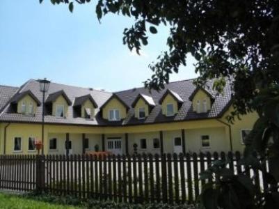 Hotelik Pod Baranami Siechnice Exteriör bild
